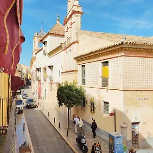 Homeyseville- Bright At Santa Cruz 6 Pax, Parking Optional Siviglia